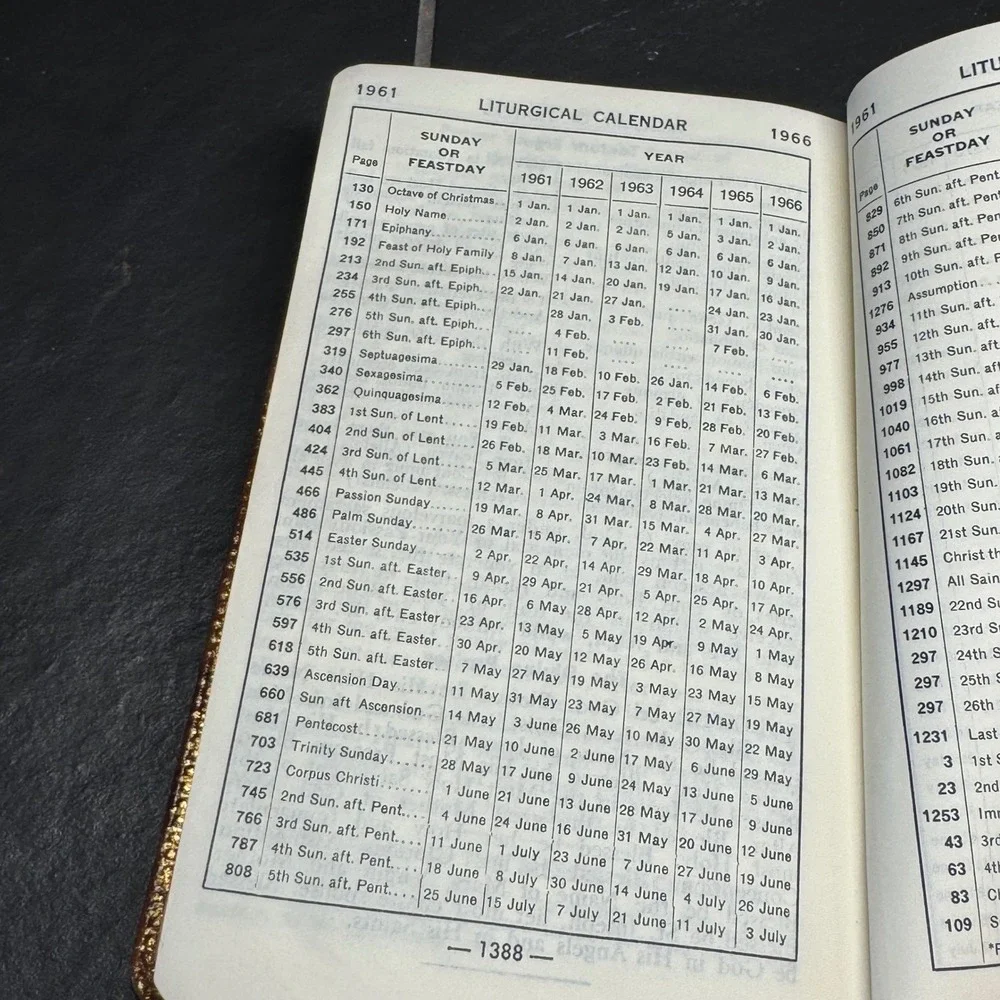 Vintage 1961 Saint Joseph Continuous Sunday Missal‎ Catholic Book Publishing Co